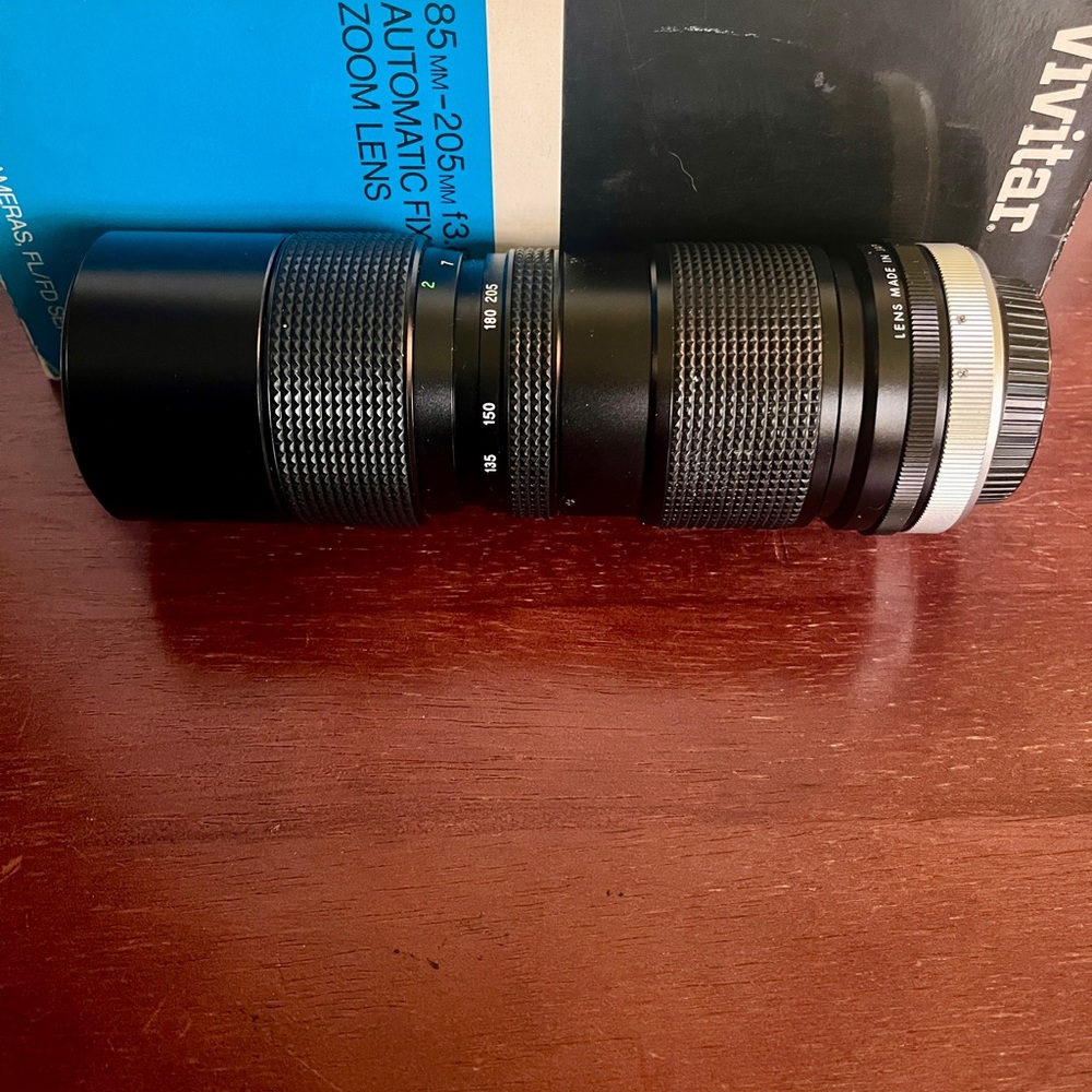 Vivitar 85-205mm Telephoto Zoom Lens - Black
